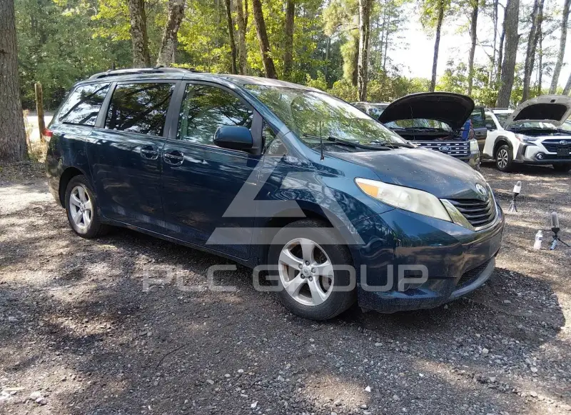 2011 Toyota SIENNA photo