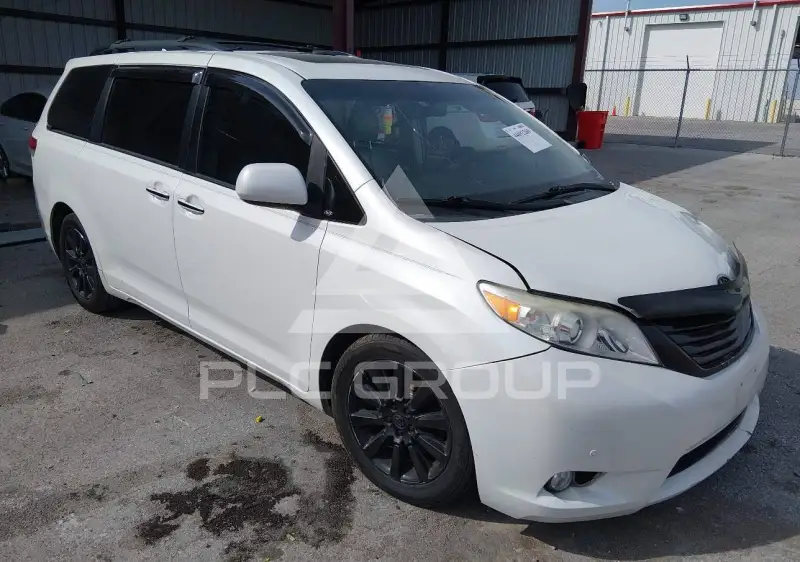 2011 Toyota SIENNA фото