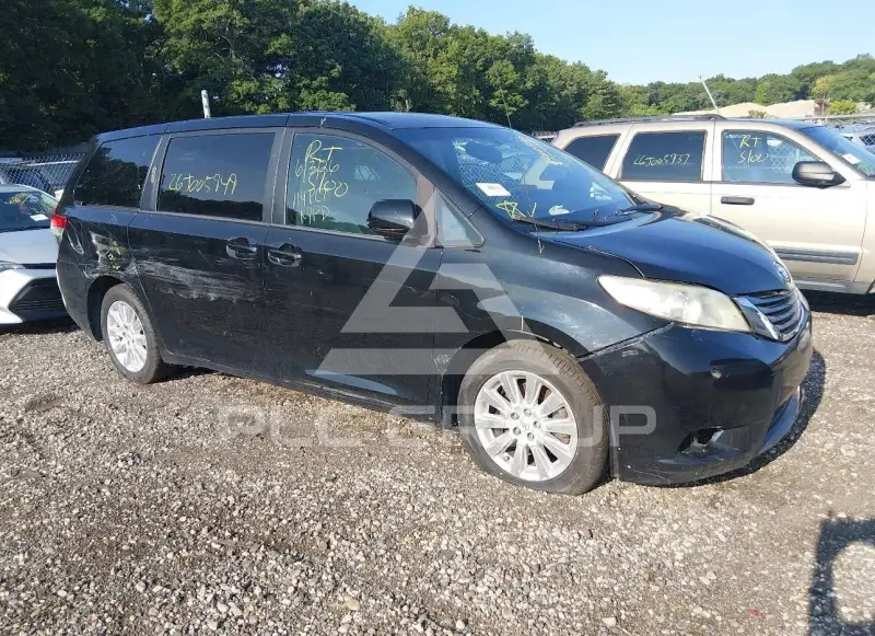 2011 Toyota SIENNA photo