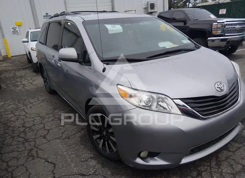 2011 Toyota SIENNA фото