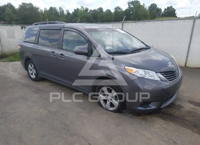 2011 Toyota SIENNA фото