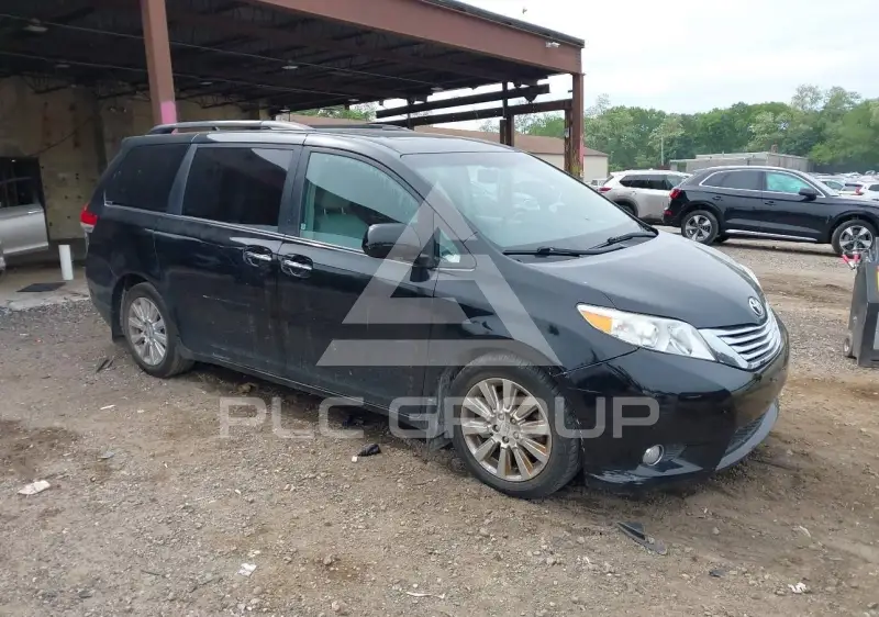 2011 Toyota SIENNA photo