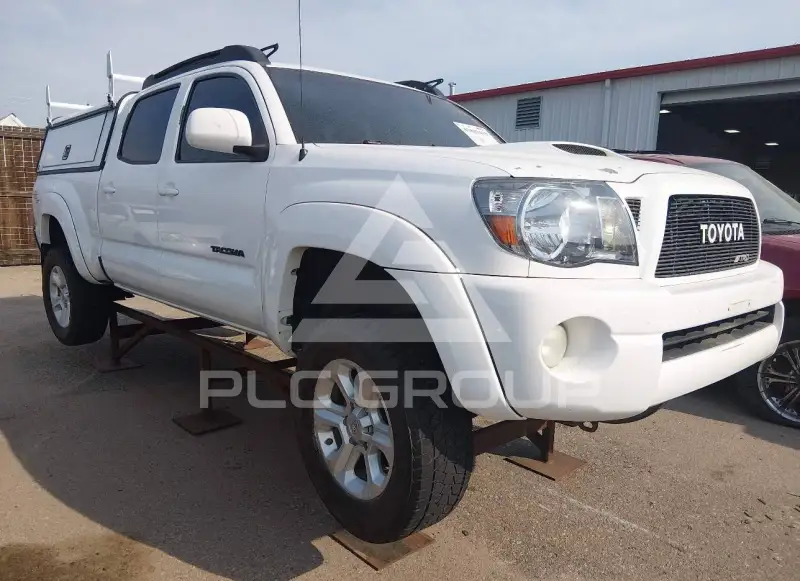 2011 Toyota TACOMA photo