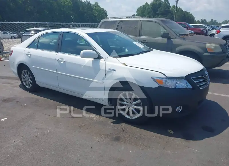 2011 Toyota CAMRY фото