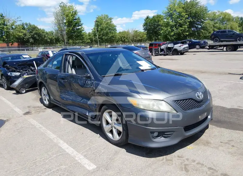 2011 Toyota CAMRY фото