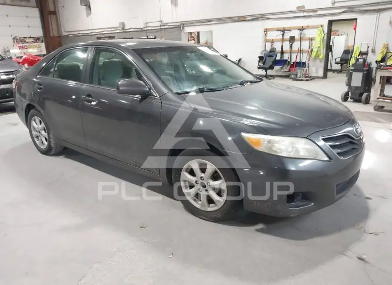 2011 Toyota CAMRY photo