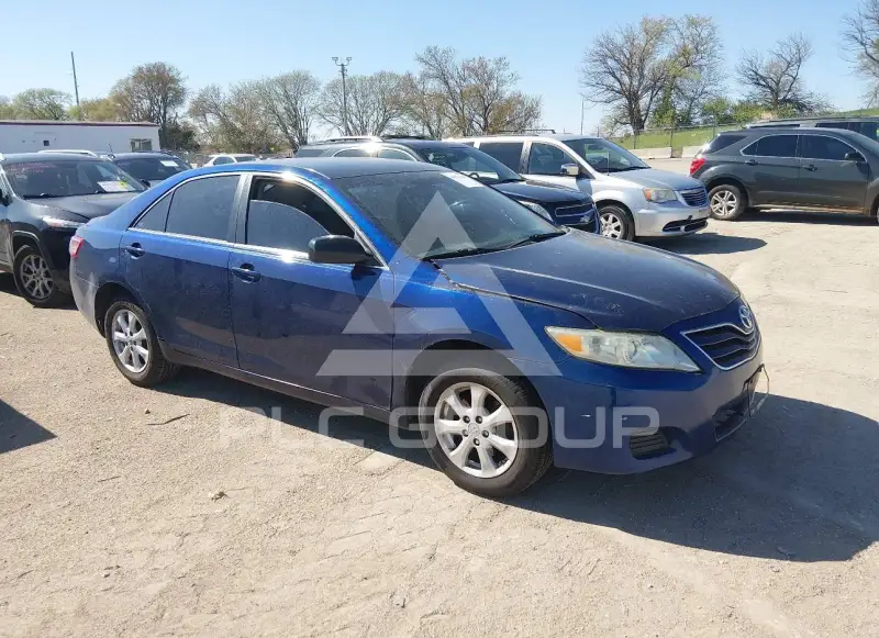 2011 Toyota CAMRY фото