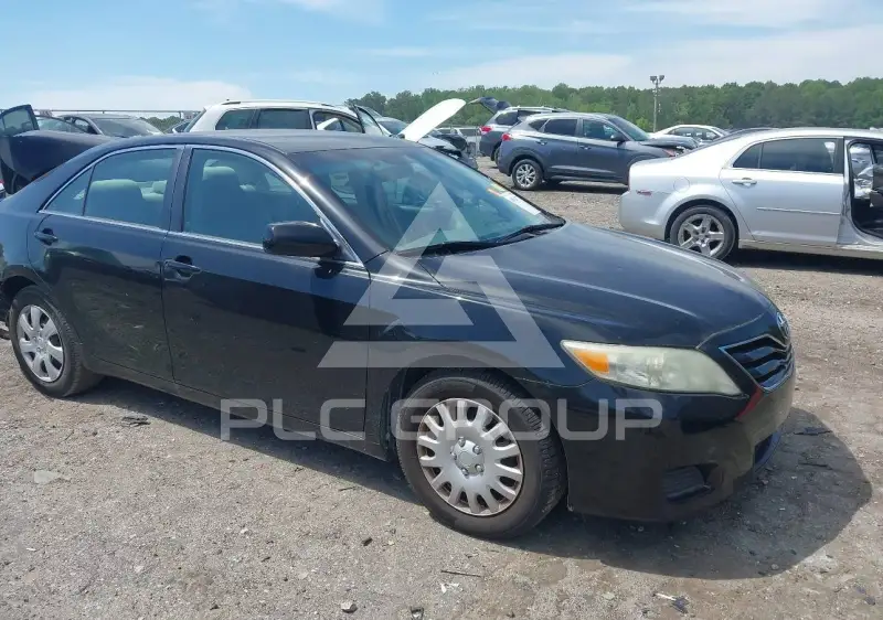 2011 Toyota CAMRY фото