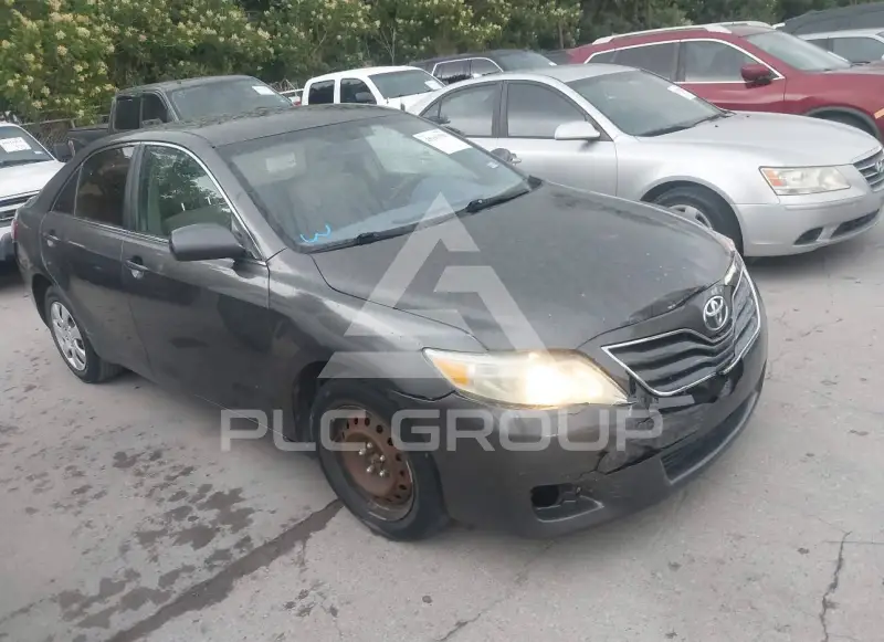 2011 Toyota CAMRY фото
