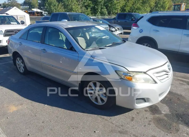 2011 Toyota CAMRY фото