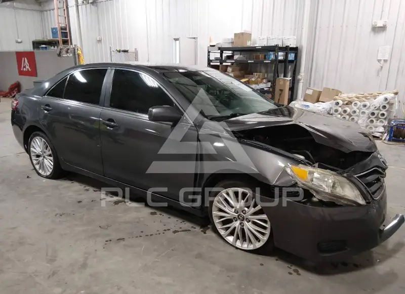 2011 Toyota CAMRY фото