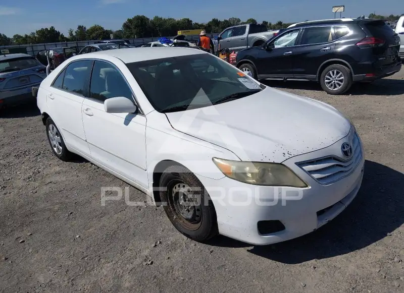 2011 Toyota CAMRY фото