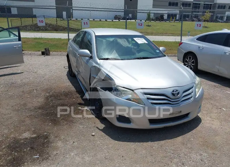 2011 Toyota CAMRY фото