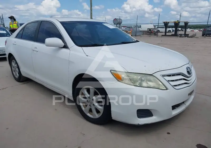 2011 Toyota CAMRY фото