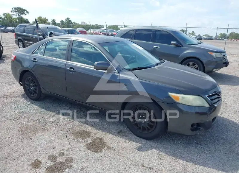 2011 Toyota CAMRY фото