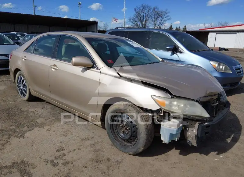 2011 Toyota CAMRY фото
