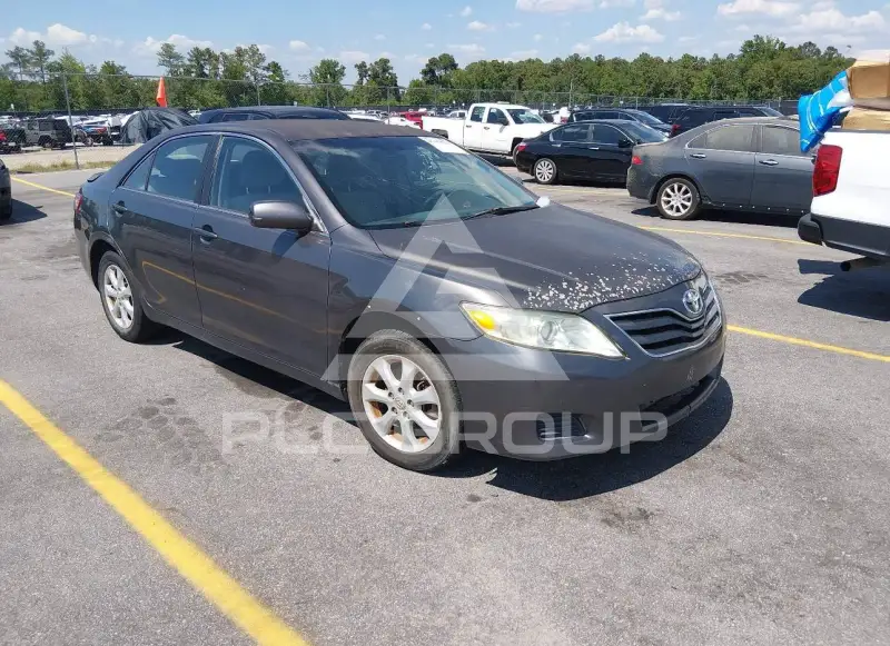 2011 Toyota CAMRY фото
