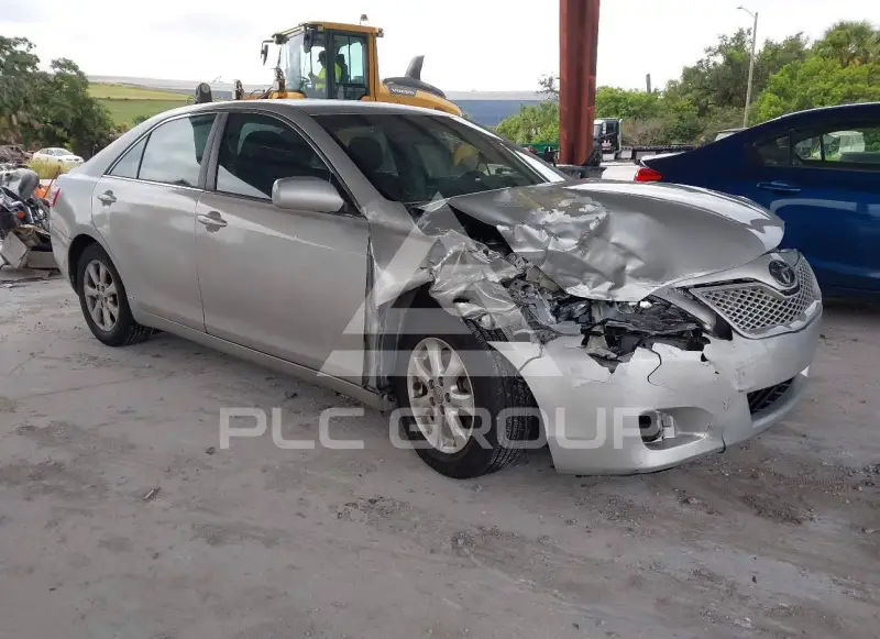 2011 Toyota CAMRY photo