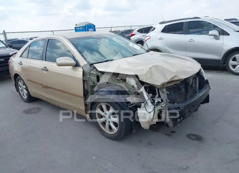 2011 Toyota CAMRY фото