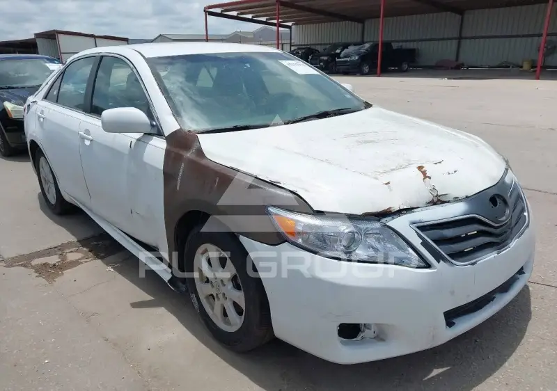 2011 Toyota CAMRY фото