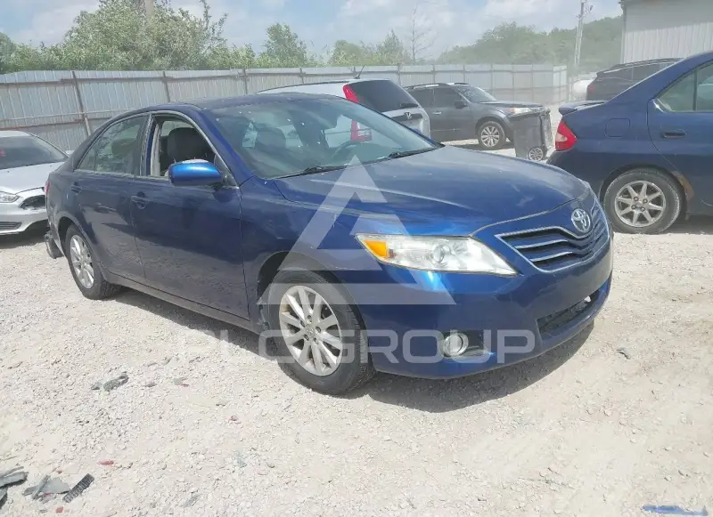 2011 Toyota CAMRY фото