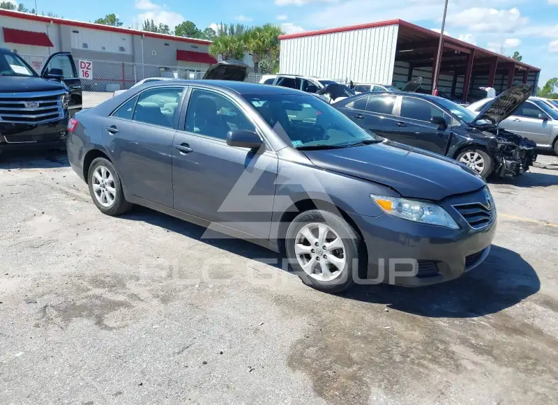 2011 Toyota CAMRY фото