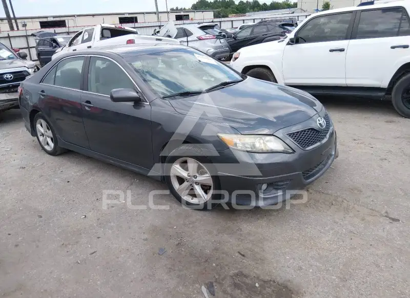 2011 Toyota CAMRY фото