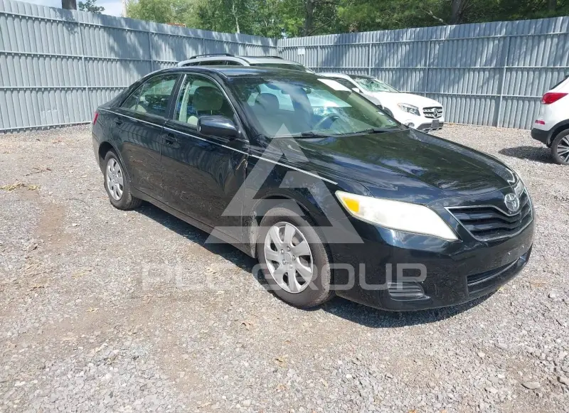 2011 Toyota CAMRY фото