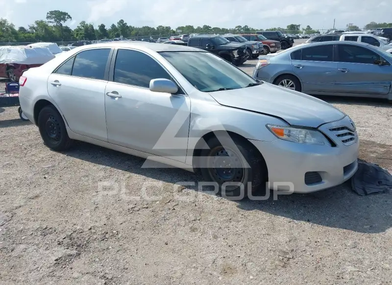 2011 Toyota CAMRY фото