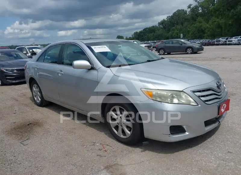 2011 Toyota CAMRY фото