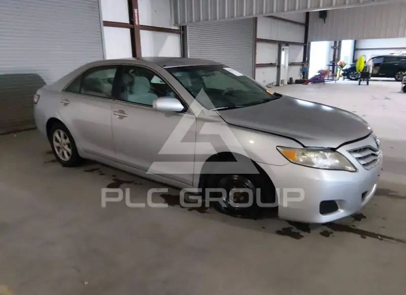 2011 Toyota CAMRY фото