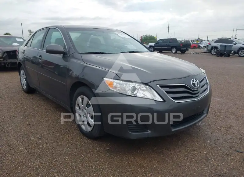 2011 Toyota CAMRY фото