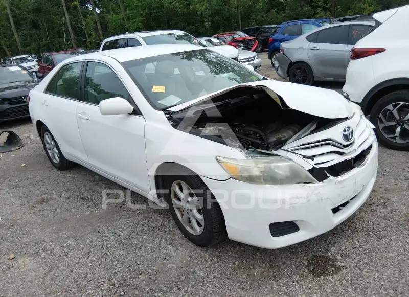 2011 Toyota CAMRY фото
