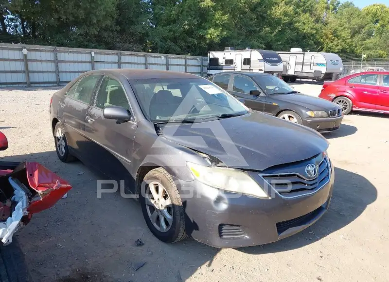 2011 Toyota CAMRY фото