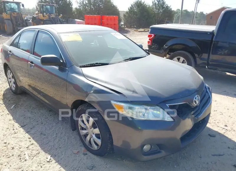 2011 Toyota CAMRY фото