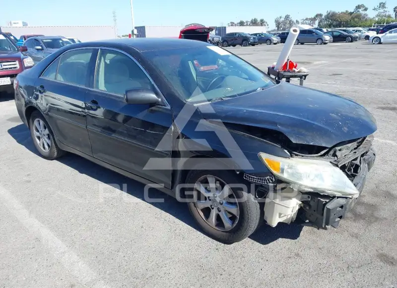 2011 Toyota CAMRY photo