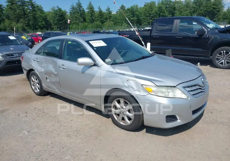2011 Toyota CAMRY фото