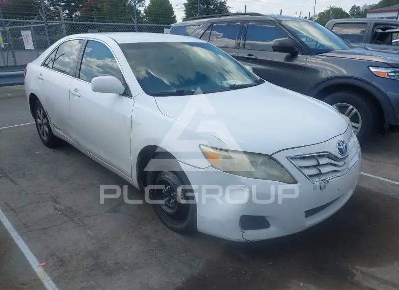 2011 Toyota CAMRY фото