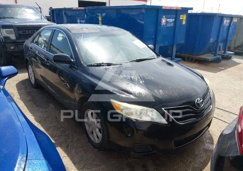 2011 Toyota CAMRY фото