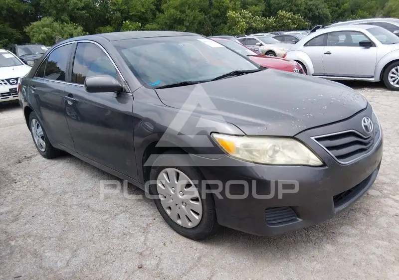 2011 Toyota CAMRY фото