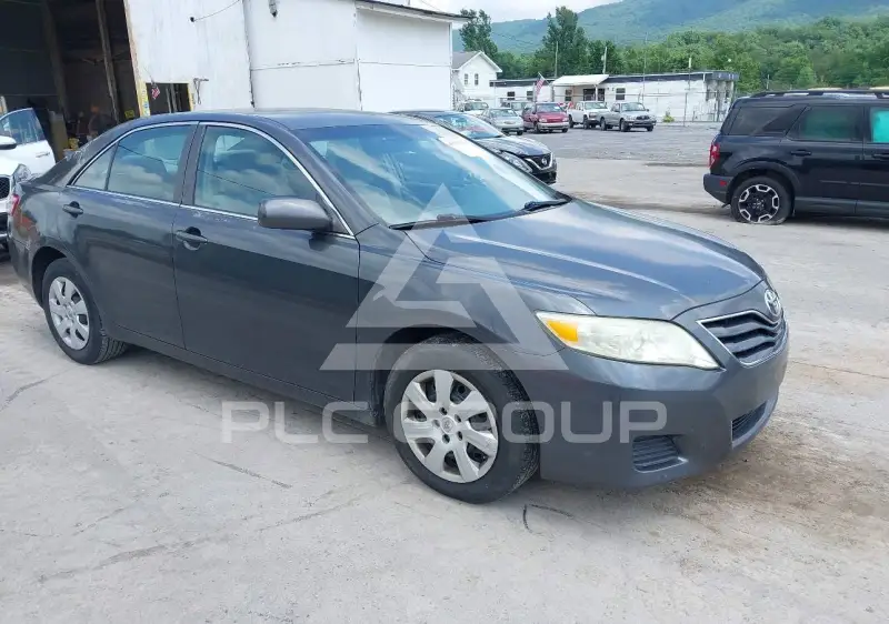 2011 Toyota CAMRY фото