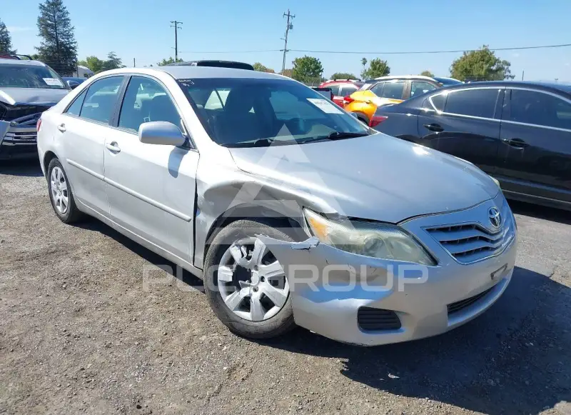 2011 Toyota CAMRY фото