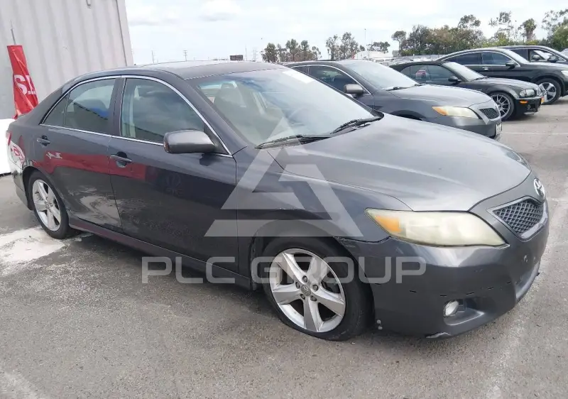 2011 Toyota CAMRY фото