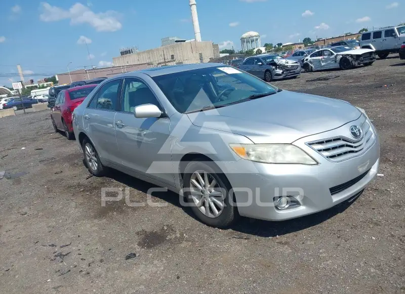 2011 Toyota CAMRY photo