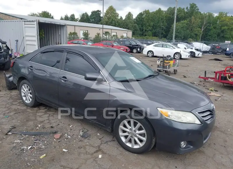 2011 Toyota CAMRY фото