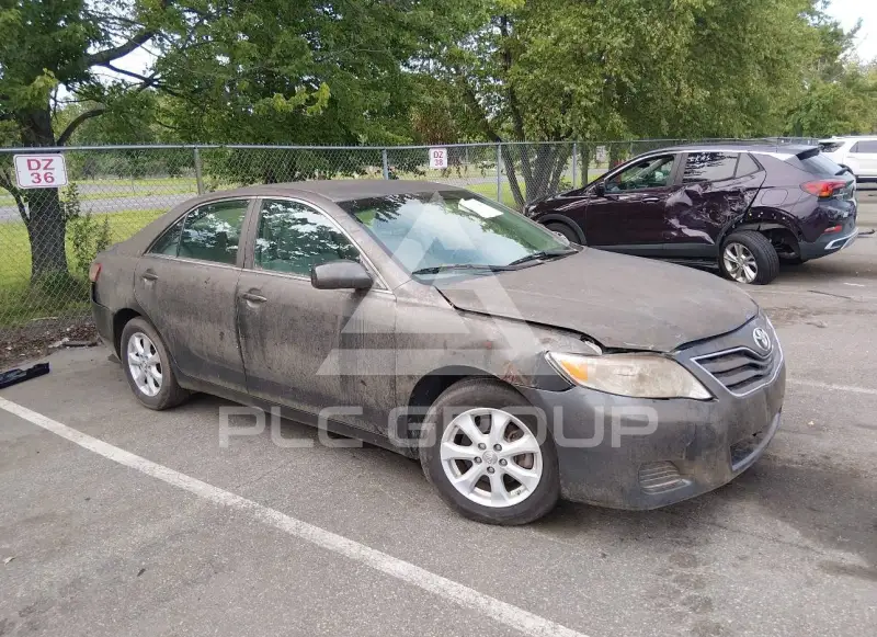 2011 Toyota CAMRY photo