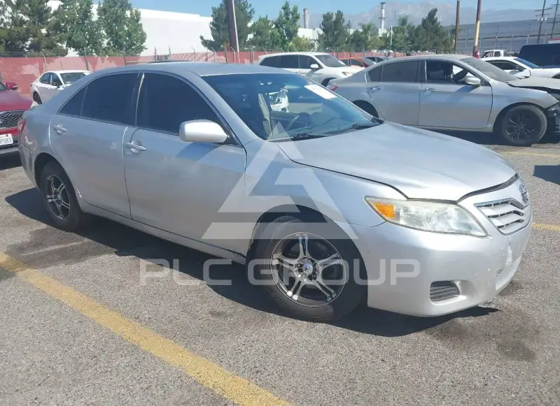 2011 Toyota CAMRY фото