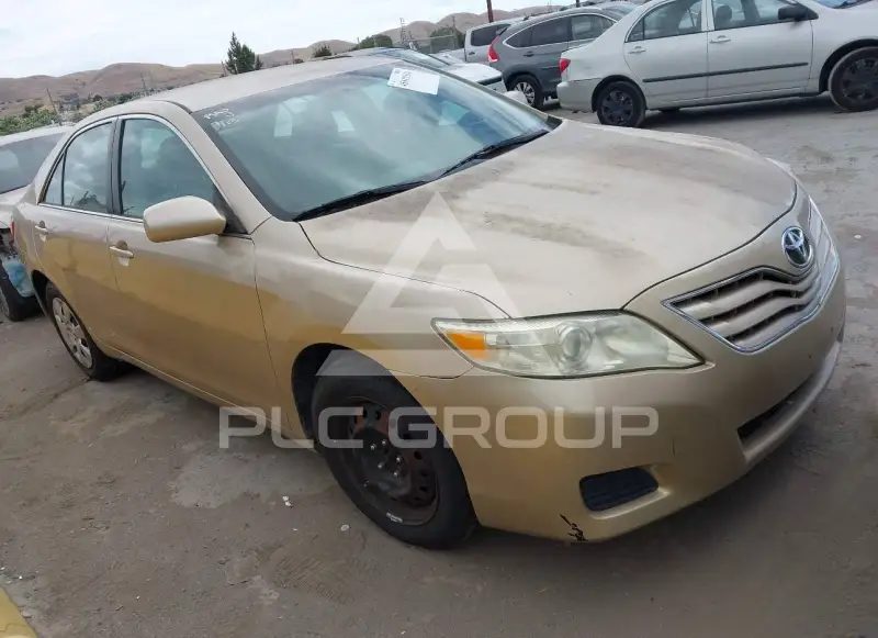 2011 Toyota CAMRY photo