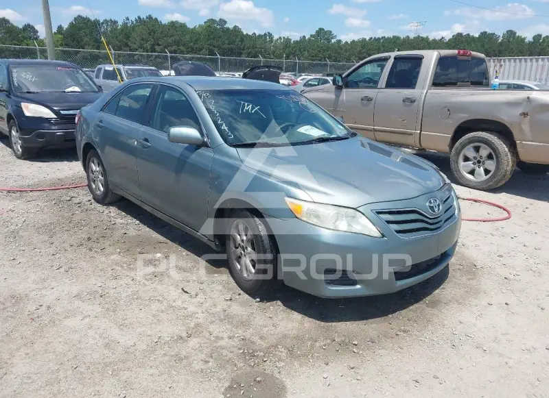 2011 Toyota CAMRY фото