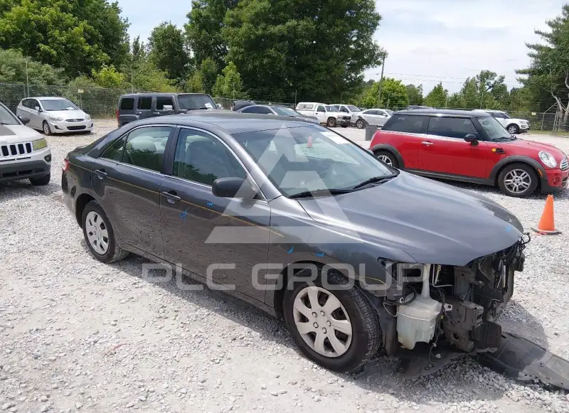 2011 Toyota CAMRY фото